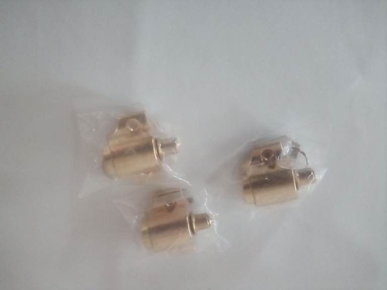 Brand new patio door lock, with two keys. Posted in screws.