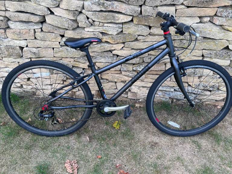 Squish Kids Bike – Dark Grey, Excellent Condition suit 6-12/13 year olds.