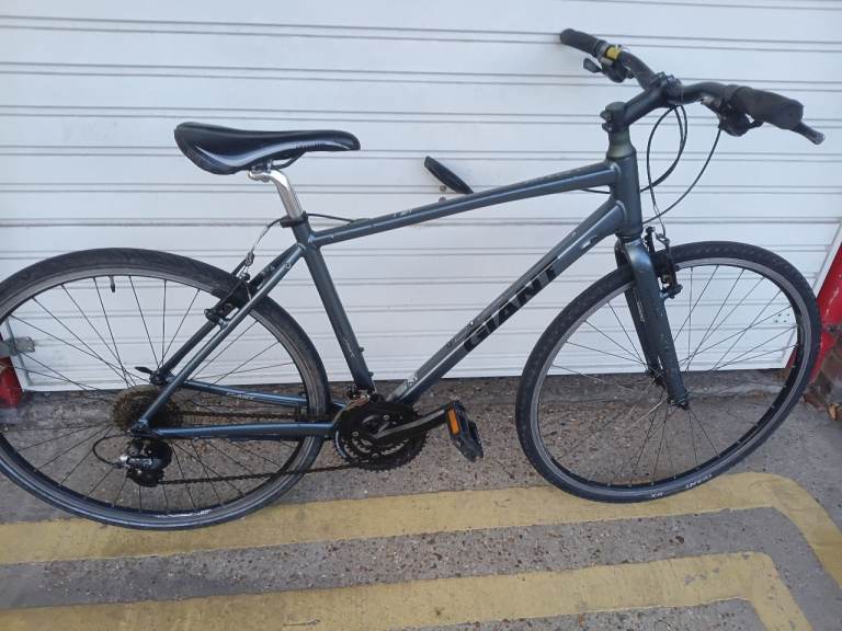 GIANT ESCAPE 2 HYBRID BIKEE