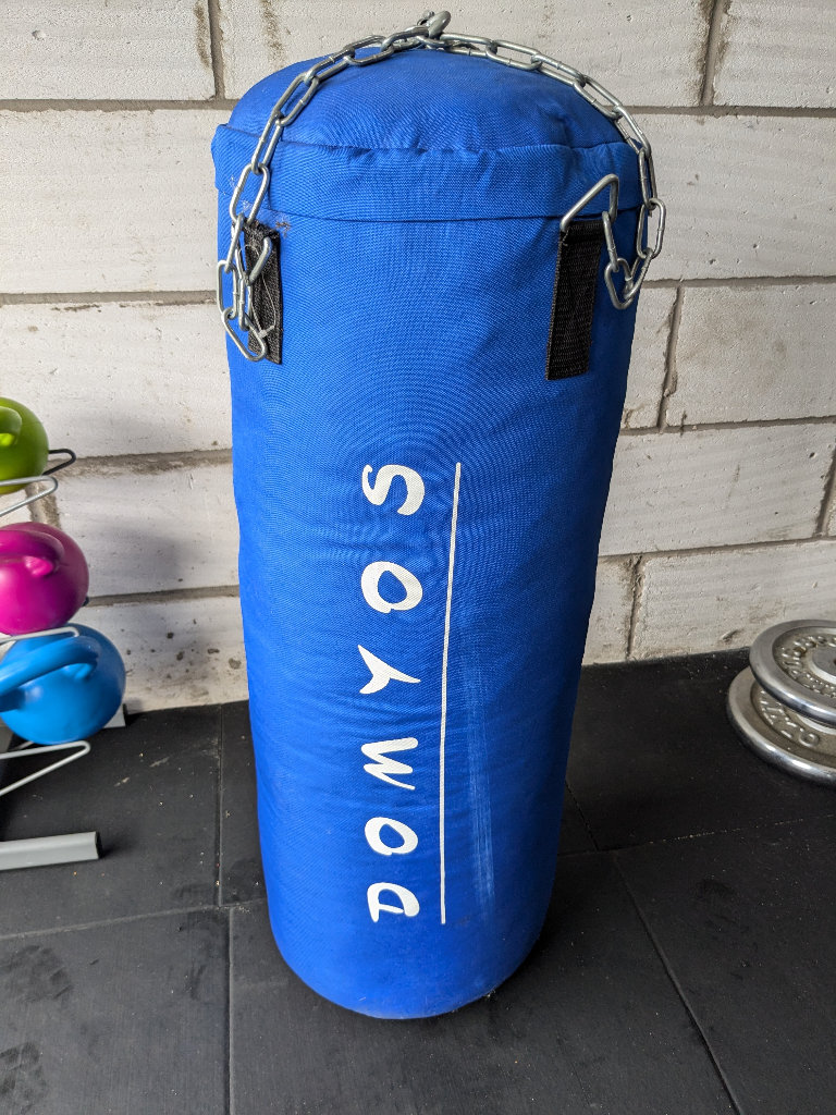 Domyos Punch bag with hanging chain 