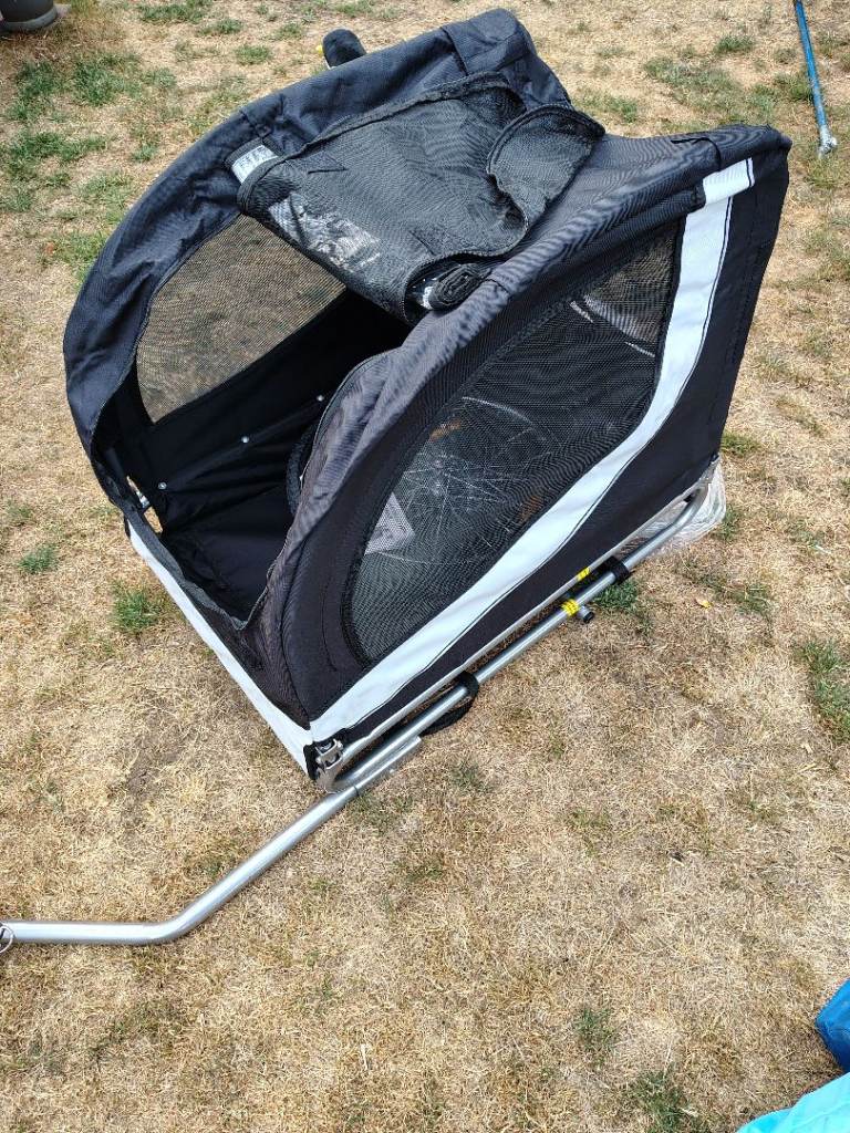 PAW HUT DOG TRAILER BRAND NEW