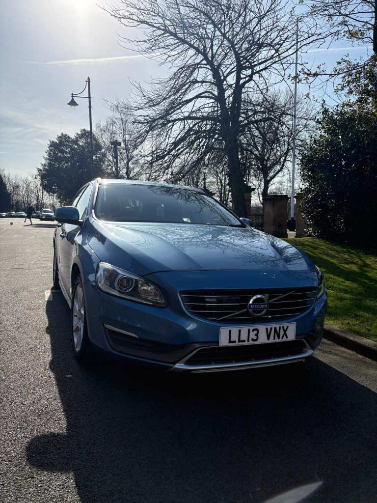 2013 Volvo V60 T4 Estate – Full Leather, Excellent Condition