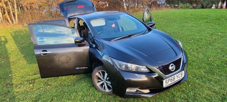 Automatic Luxury Nissan Leaf fully Electric car Cruise Navigation Reverse Camera Auto pilot LEZ