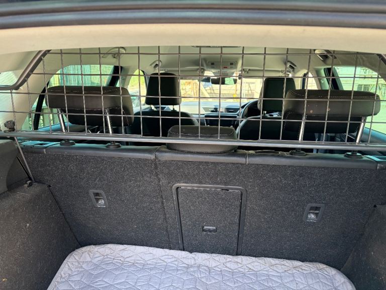 Travall Dog Guard – Skoda Superb Mk3 Estate – Excellent Condition