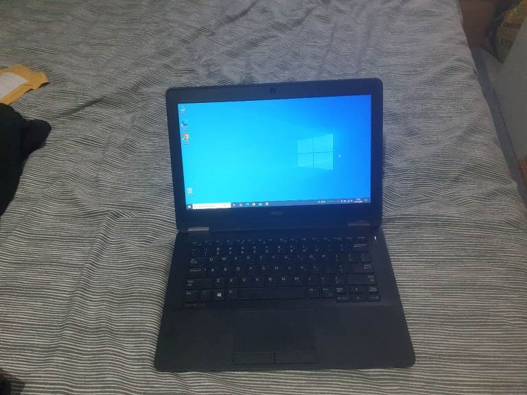 Dell Latitude E7270 12 inc Laptop /i5-6300/128 Gb Ssd/4Gb Ram/Win 10