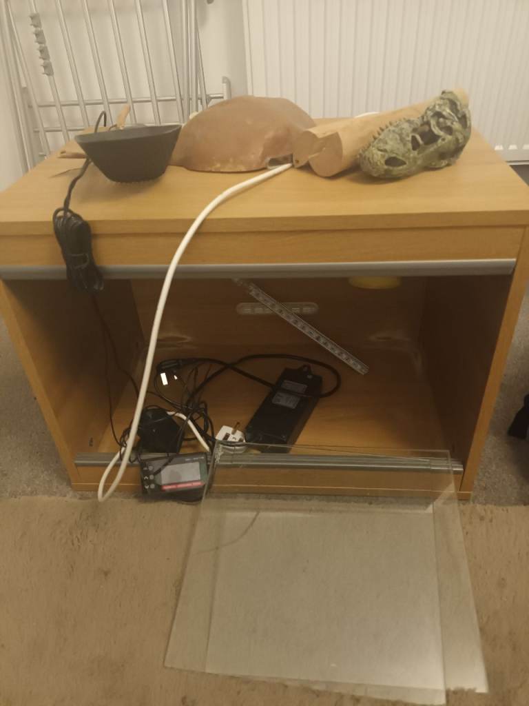 Wooden Reptile Vivarium – Good Condition