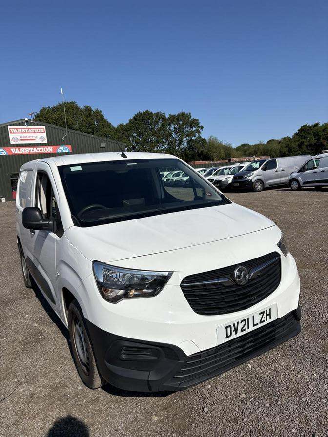 2021 Vauxhall Combo 2300 1.5 Turbo D 100ps H1 Dynamic Van PANEL VAN DIESEL Manual