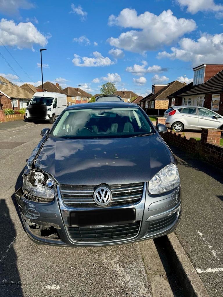 Volkswagen, JETTA, Saloon, 2010, Semi-Auto, 1390 (cc), 4 doors