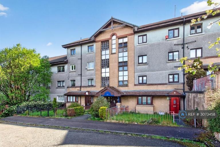 2 bedroom flat in Ashvale Crescent, Glasgow, G21 (2 bed) (#3073458)