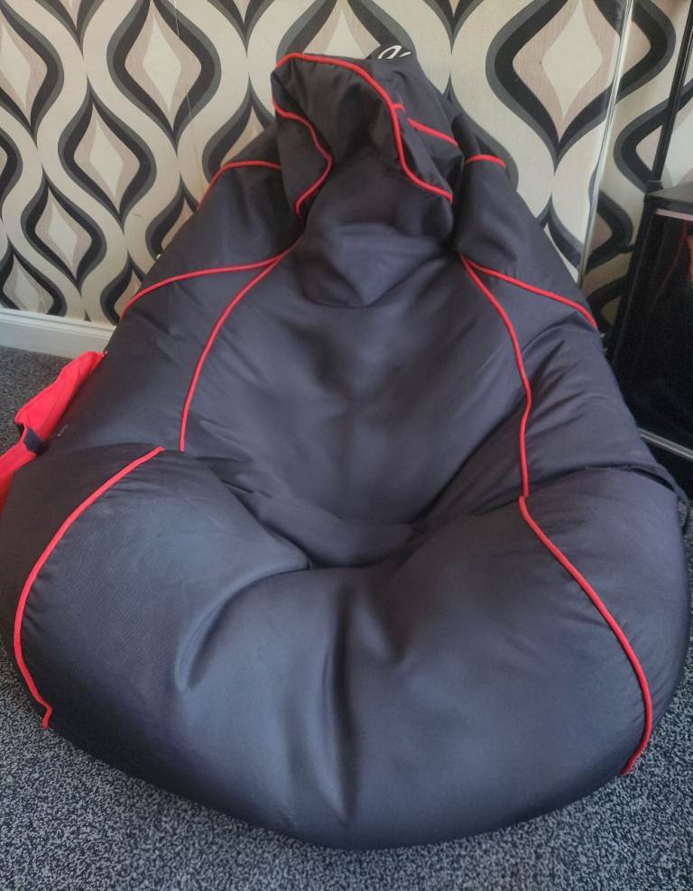 GAMING CHAIR BEAN BAG AND PINK MAXIBEAN