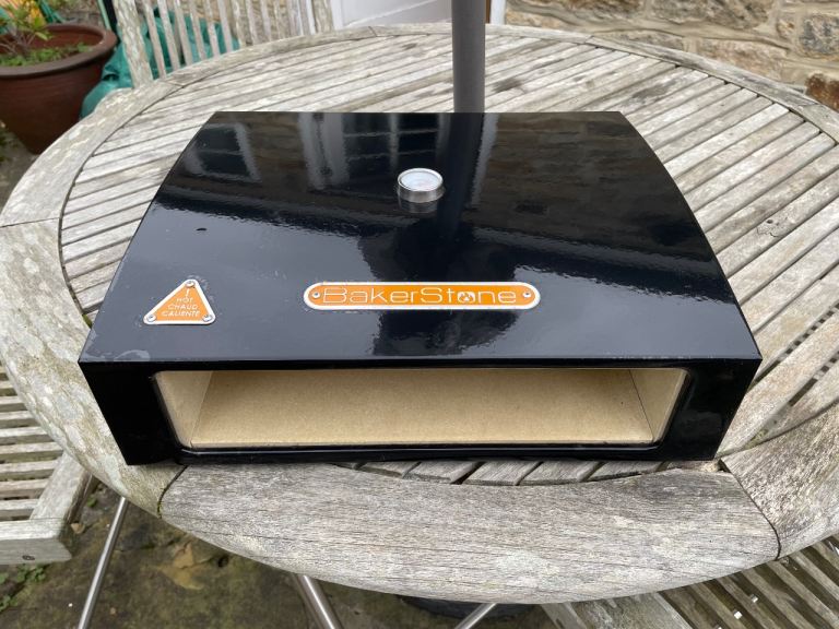 Baker stone BBQ pizza oven 