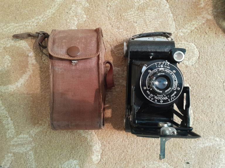 Kodak Six-20 Junior bellows camera. Takes 620 film