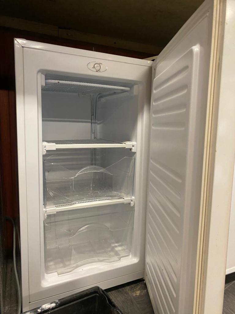 Undercounter freezer