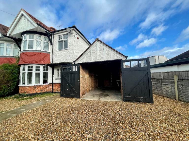 3 Bed 2 Reception House With Parking - No Company Let - Gloucester Road, Harrow, HA1 4PP
