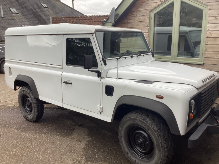 Land Rover DEFENDER 110 2014 Manual 2198 (cc)