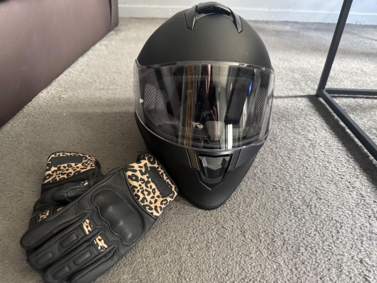 Motorbike helmet & gloves 
