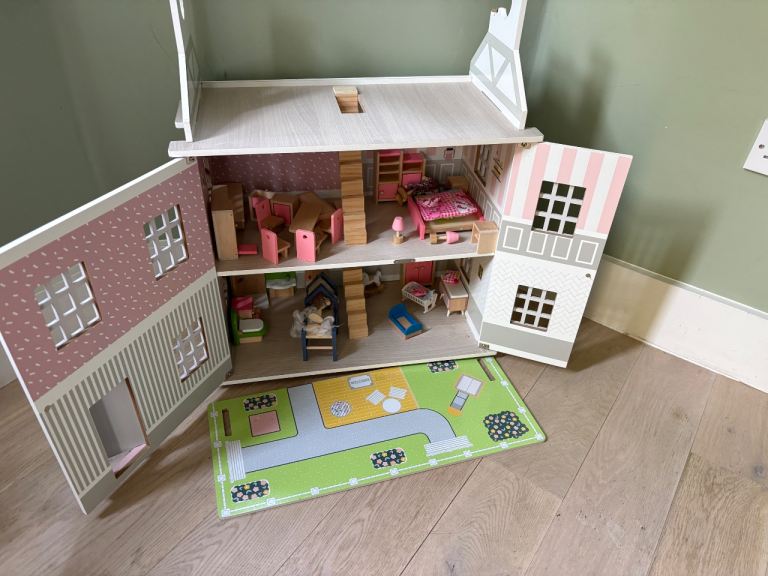 Dollshouse