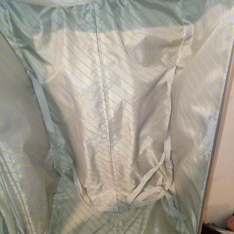 Big IT luggage suitcase 