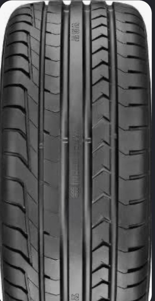 Almost new Dunlop Run Flat Tyre 195/55 R16. 