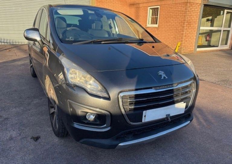 Peugeot, 3008, Hatchback, 2014, Semi-Auto, 1560 (cc), 5 doors