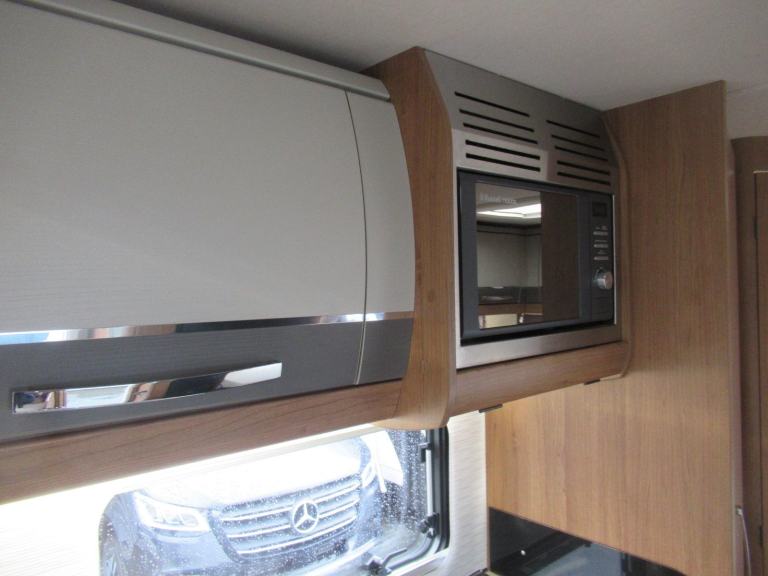 Auto Trail Tracker FB