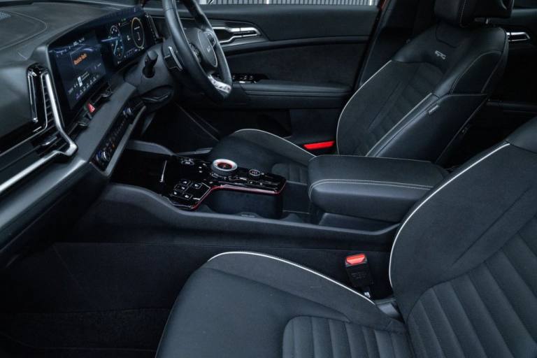 2023 Kia Sportage 1.6 h T-GDi GT-Line S SUV 5dr Petrol Hybrid Auto AWD Euro 6 (s/s) (226 bhp) Aut...