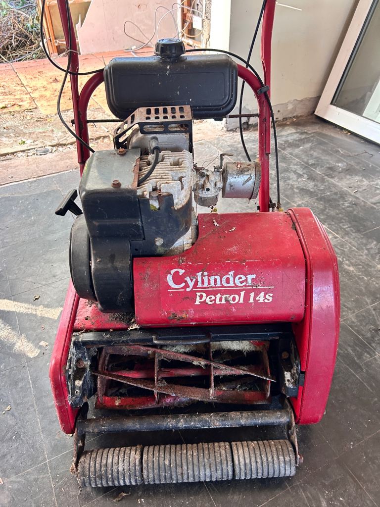 Suffolk Punch Cylinder Petrol 145 Lawn Mower