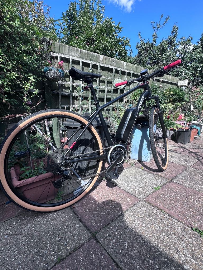Trek dual sport plus electric bike Shimano mid drive 
