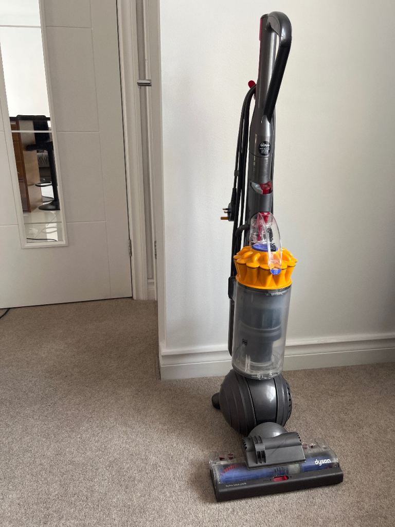 Dyson Upright Vacuum Cleaner – Good Condition