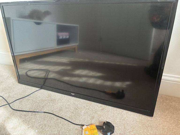 32 inch Bush Black Flat Screen TV – Good Condition