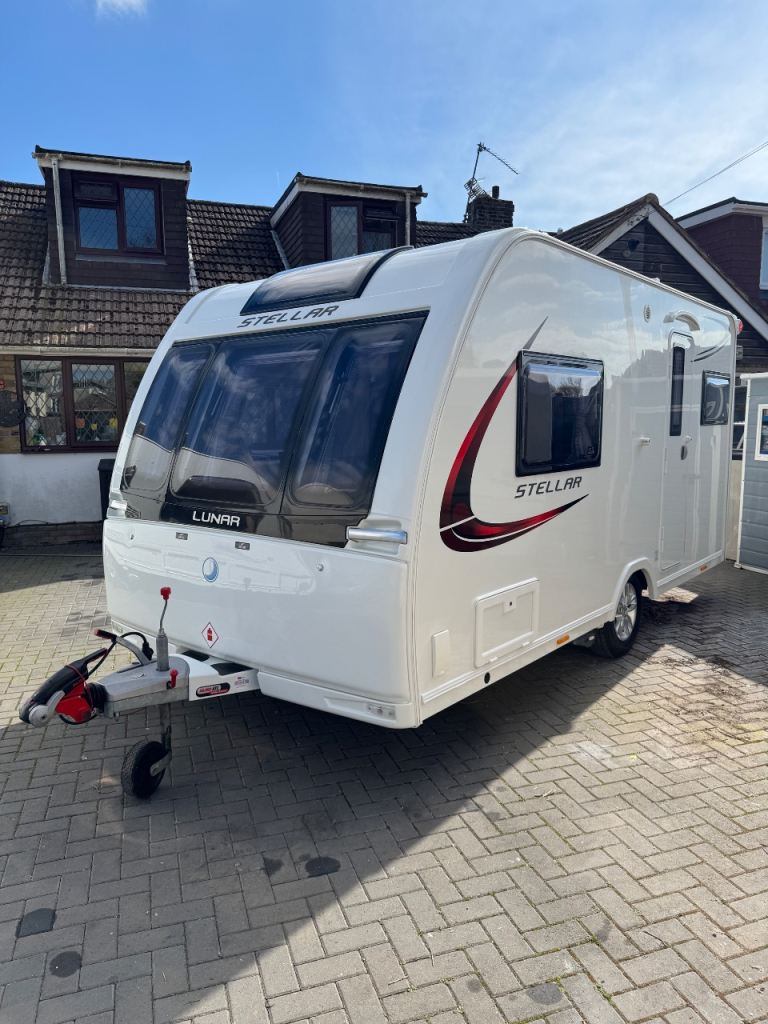 2018 Lunar Stellar 2 Berth Caravan, Air Awning, Auto Engage MotorMover, Solar Panel, Fully Serviced!