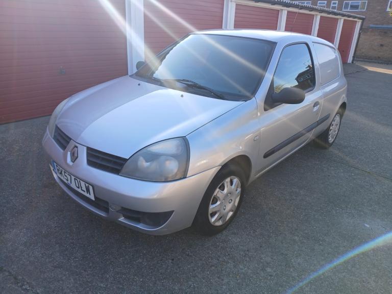 Renault Clio Van