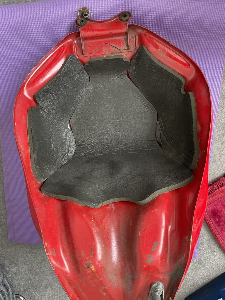  KAWASAKI ZX6R G FUEL TANK KEY MISSING 