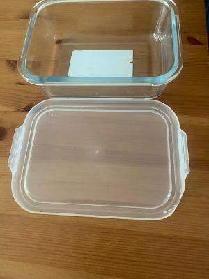 Glass dish with lid