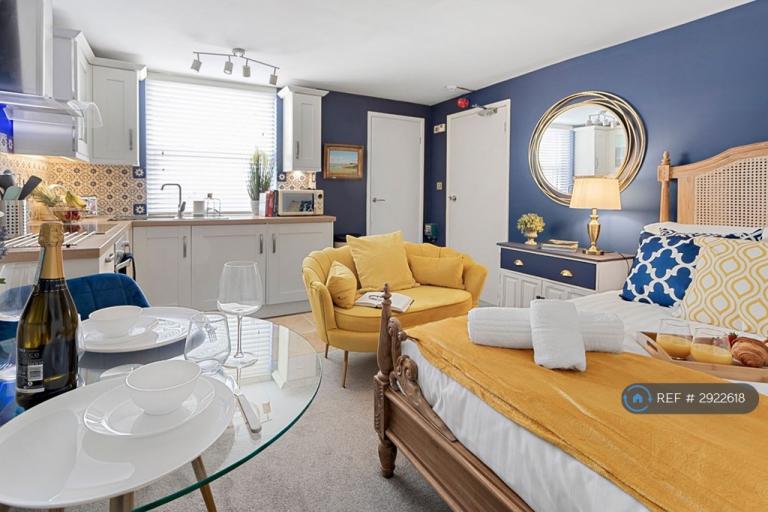 Studio flat in Kernou Road, Paignton, TQ4 (#2922618)