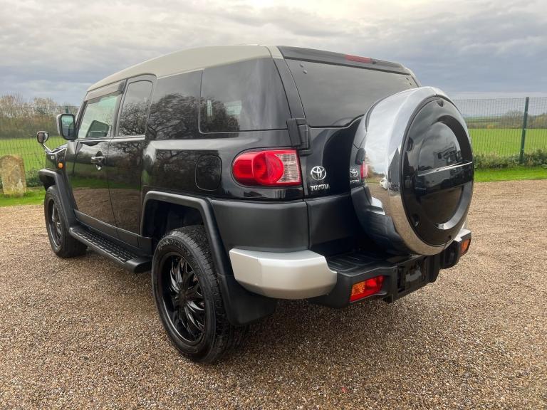 2011 Toyota FJ Cruiser CRUISER 4.0 V6 RHD FJ40 * COLOUR PACKAGE * DAD ACCESSORIES * MODERN DAY LA...