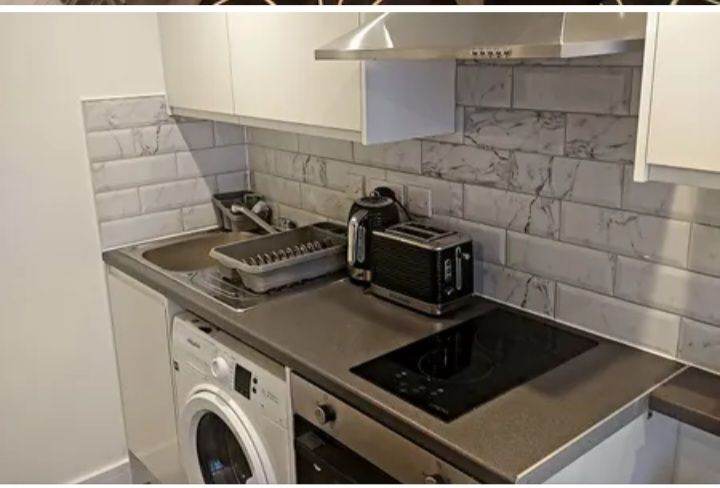 Studio in mitcham with bills included 