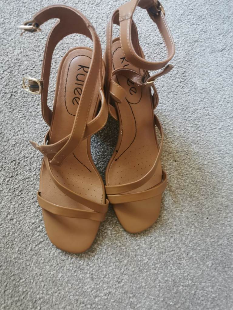 Ruiee Block Heel Sandals – Tan, Excellent Condition
