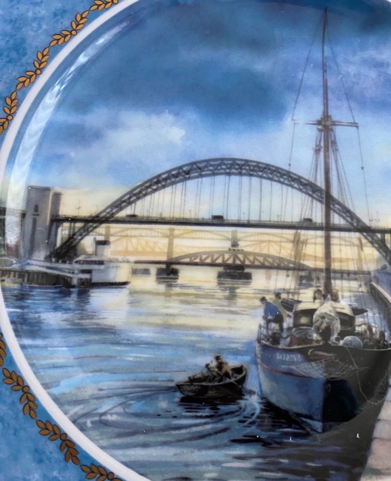 Tyne bridge plate