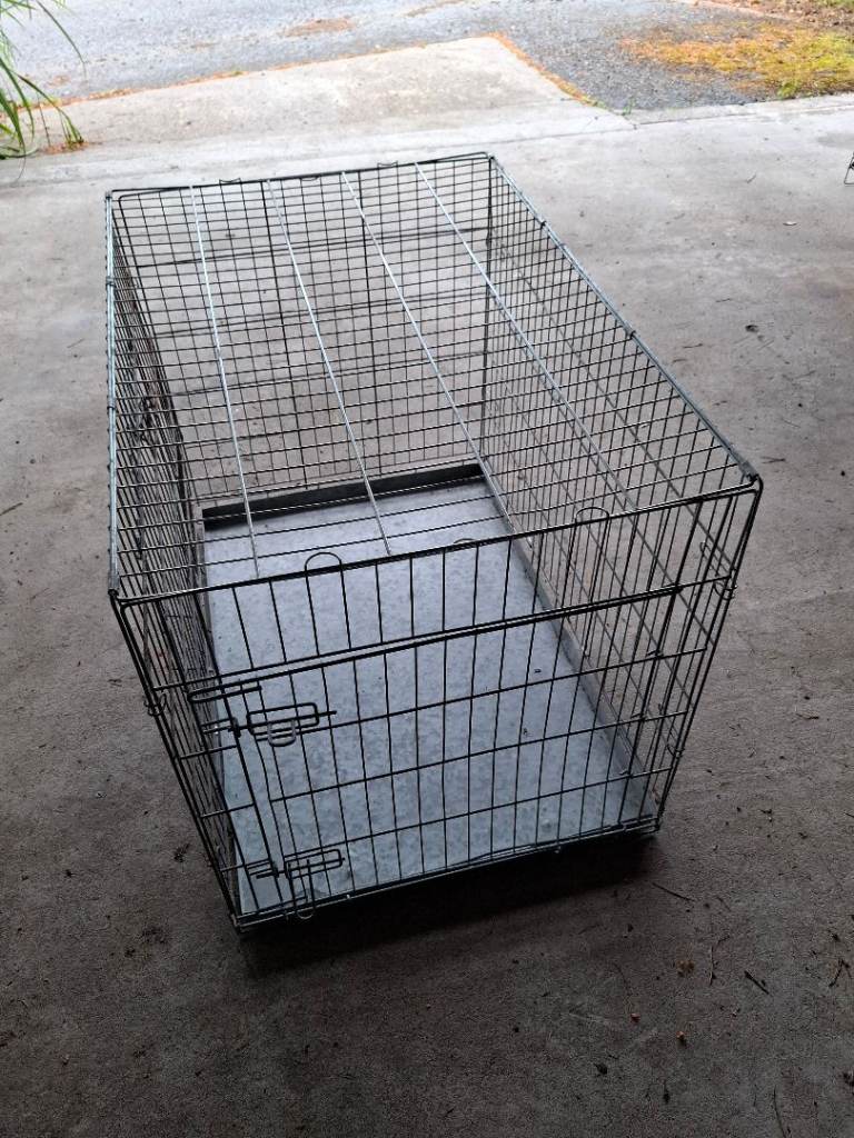 Medium Metal Dog Cage