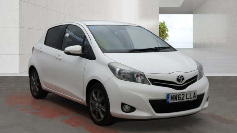 2013 Toyota Yaris 1.33 Dual VVT-i SR Multidrive S Euro 5 5dr HATCHBACK Petrol Automatic