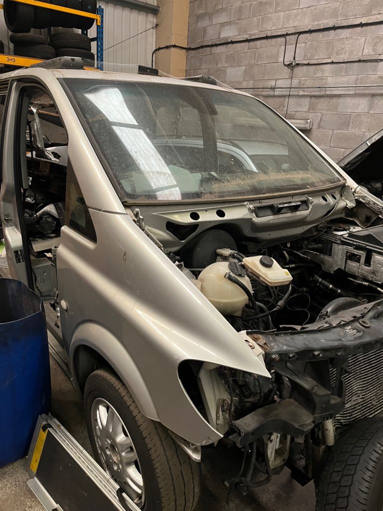 Mercedes Vito windscreen with top tint 2004-2010