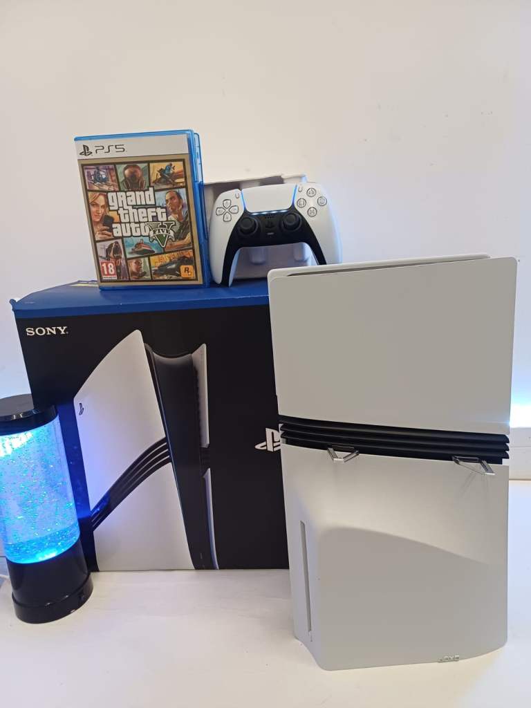 Ps5 pro 2tb disc with box with controller 