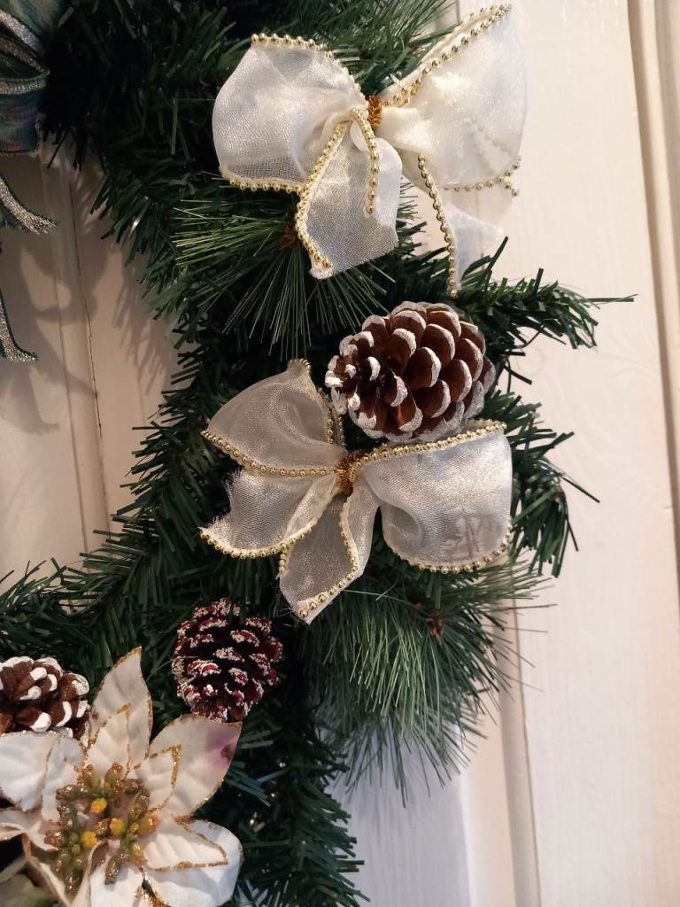 LARGE CHRISTMAS DOOR WREATH 