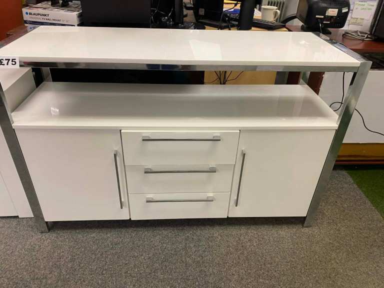 Sideboard in white gloss finish. Variety of items available, please check our other adverts.