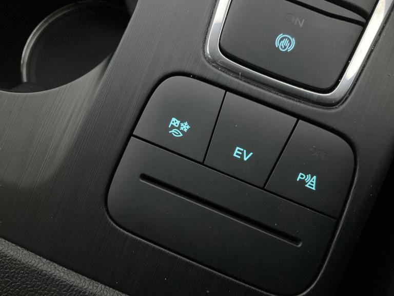 2022 Ford Kuga 2.5 EcoBoost Duratec 14.4kWh ST-Line SUV 5dr Petrol Plug-in Hybrid CVT Euro Suv PE...