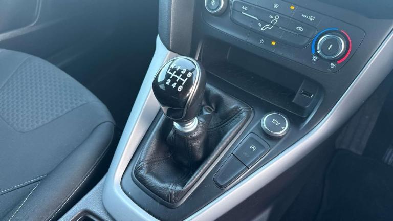 2016 Ford Focus 1.0 EcoBoost 125 Zetec 5dr HATCHBACK PETROL Manual