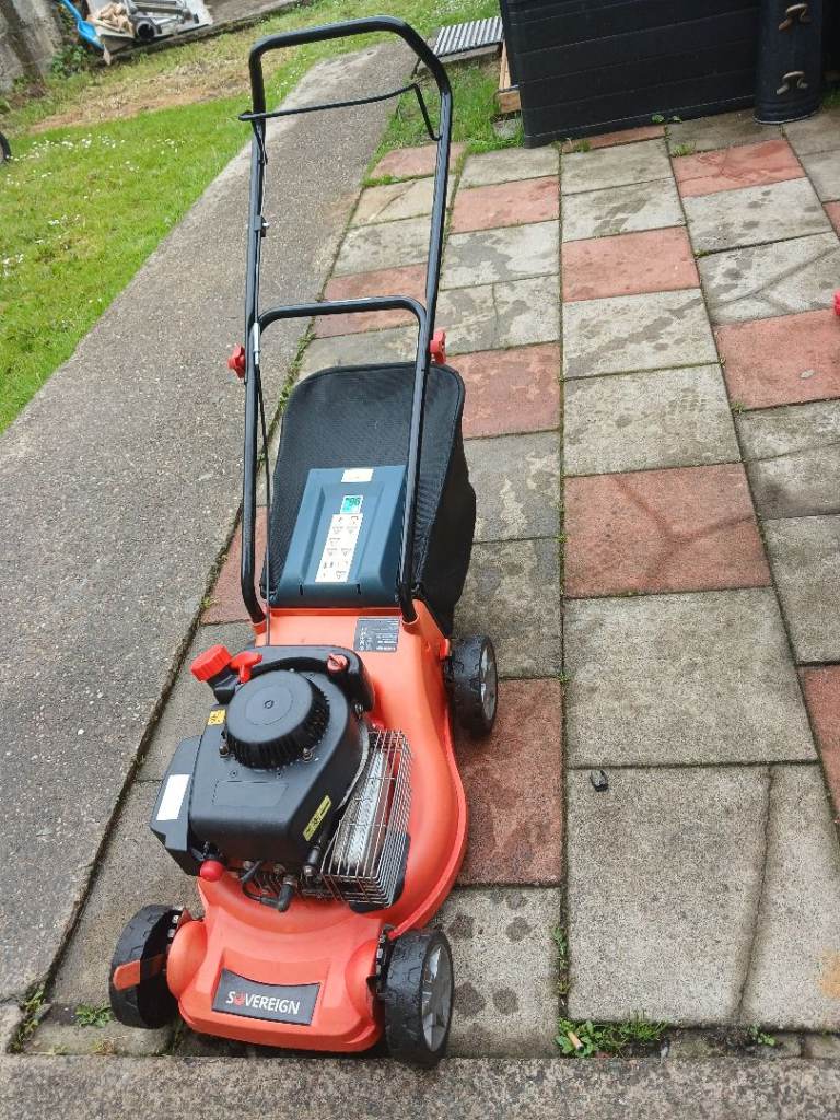 Petrol lawnmower 