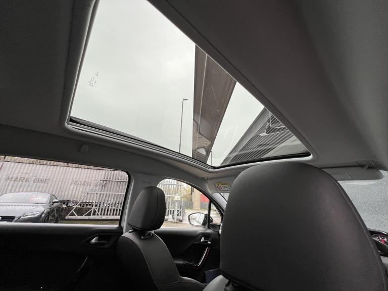 PEUGEOT 2008 1.6 BlueHDi GT Line 2017