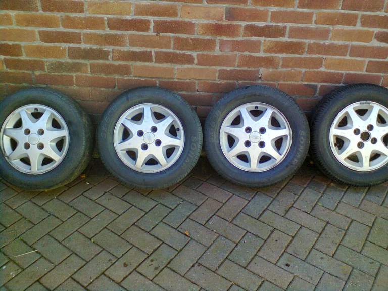 Ford alloy wheels with tyres
